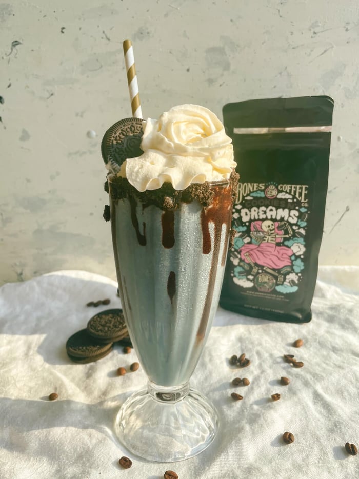 Recipe: Cookies N' Dreams Shake